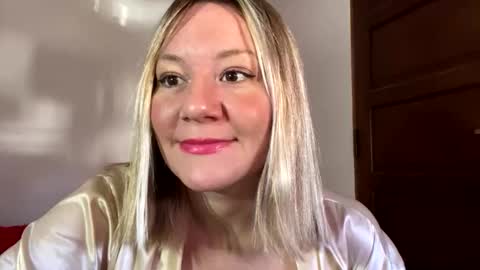 Snapshot of allisonlove2 chatting on 04-29-26, 04:44 allisonlove2 online show from 04-29-26, 04:44