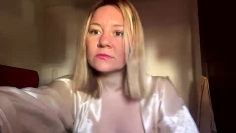 Snapshot of allisonlove2 chatting on 05-19-26, 06:03 allisonlove2 online show from 05-19-26, 06:03