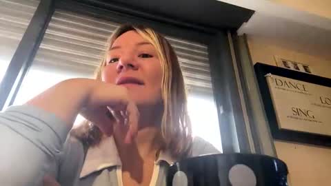 Snapshot of allisonlove2 chatting on 05-31-26, 02:57 allisonlove2 online show from 05-31-26, 02:57