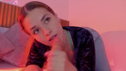Snapshot of alliss_ginger_ chatting on 10-09-25, 07:56 A L L I S S online show from 10-09-25, 07:56