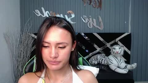 Snapshot of allisson_a chatting on 01-16-25, 09:48 Allisson online show from 01-16-25, 09:48