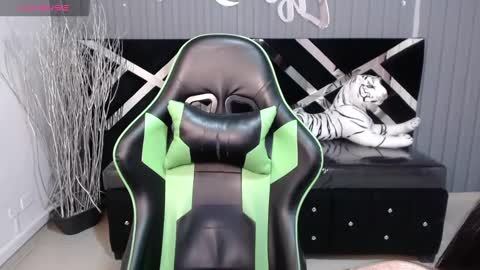 Snapshot of allisson_a chatting on 01-22-25, 03:41 Allisson online show from 01-22-25, 03:41