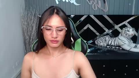 Snapshot of allisson_a chatting on 02-04-25, 09:28 Allisson online show from 02-04-25, 09:28