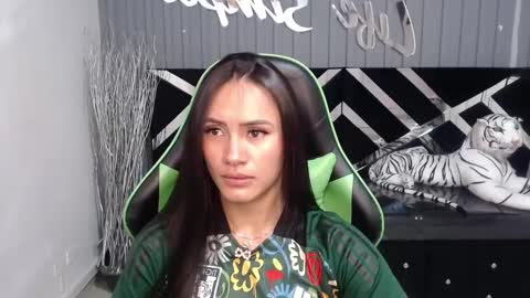 Snapshot of allisson_a chatting on 02-06-25, 03:27 Allisson online show from 02-06-25, 03:27