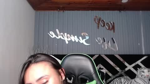 Snapshot of allisson_a chatting on 02-07-25, 09:26 Allisson online show from 02-07-25, 09:26