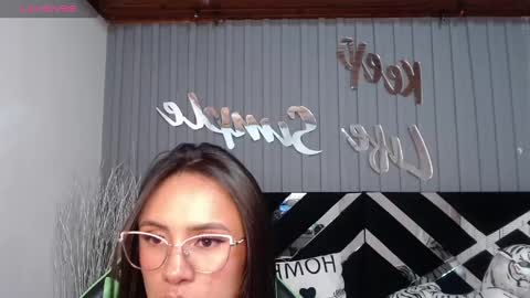 Snapshot of allisson_a chatting on 02-12-25, 09:42 Allisson online show from 02-12-25, 09:42