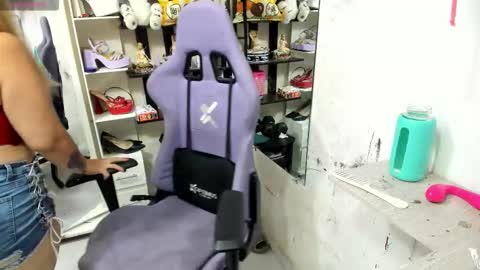 Snapshot of allsson_miller chatting on 09-19-25, 03:08 allsson_miller online show from 09-19-25, 03:08