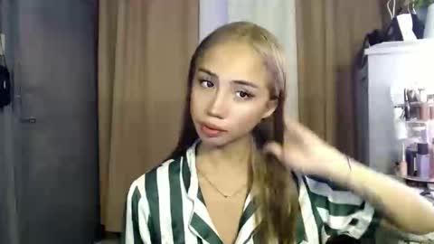 Snapshot of alluring_cesxoxo chatting on 02-03-26, 02:11 Ces online show from 02-03-26, 02:11