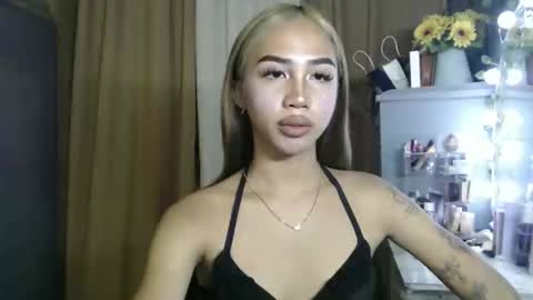 Snapshot of alluring_cesxoxo chatting on 02-19-26, 05:36 Ces online show from 02-19-26, 05:36