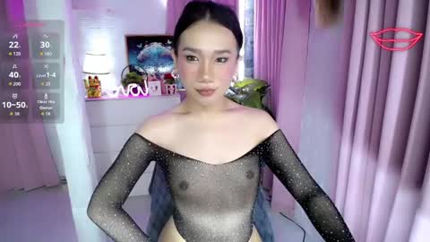 Snapshot of alluring_mj chatting on 05-19-26, 01:56 mj online show from 05-19-26, 01:56