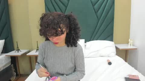Snapshot of ally_and_noah_ chatting on 05-10-26, 11:37 ally_and_noah_ online show from 05-10-26, 11:37