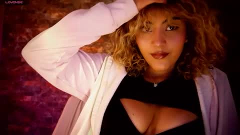 Snapshot of ally_summer chatting on 11-29-25, 04:15 ally_summer online show from 11-29-25, 04:15