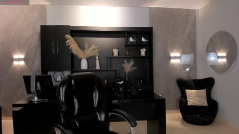 Snapshot of allyjensen chatting on 01-19-26, 10:30 Alisson online show from 01-19-26, 10:30