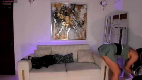 Snapshot of allyjensen chatting on 02-12-26, 10:10 Alisson online show from 02-12-26, 10:10