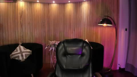 Snapshot of allyjensen chatting on 02-23-26, 10:23 Alisson online show from 02-23-26, 10:23