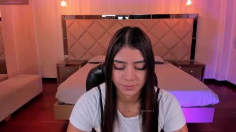 Snapshot of allyjensen chatting on 03-06-26, 10:23 Alisson online show from 03-06-26, 10:23