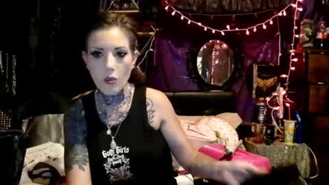 Snapshot of allymoon1369 chatting on 06-08-26, 10:54 allymoon1369 online show from 06-08-26, 10:54