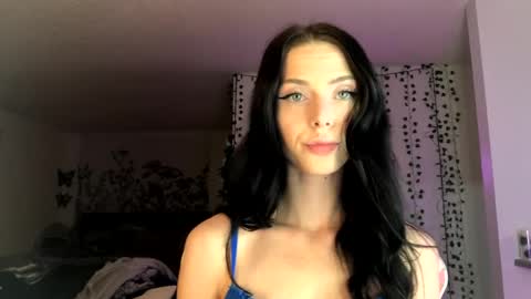 Snapshot of allyoursss1212 chatting on 01-28-25, 06:16 Ally Girl In Her Ally World online show from 01-28-25, 06:16