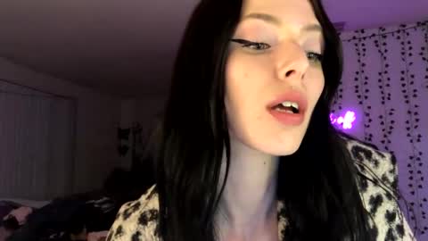 Snapshot of allyoursss1212 chatting on 01-28-25, 09:19 Ally Girl In Her Ally World online show from 01-28-25, 09:19