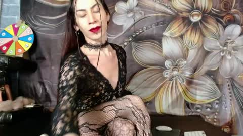 Snapshot of allys_xoxo chatting on 10-22-25, 04:24 Allys xoxo online show from 10-22-25, 04:24
