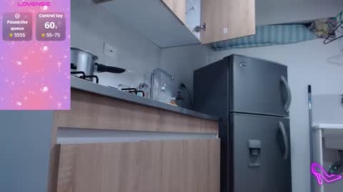 Snapshot of allysonstonne chatting on 11-07-25, 11:49 Allysonstonnes online show from 11-07-25, 11:49