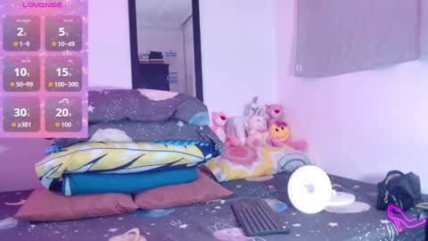 Snapshot of allysonstonne chatting on 11-18-25, 01:22 Allysonstonnes online show from 11-18-25, 01:22