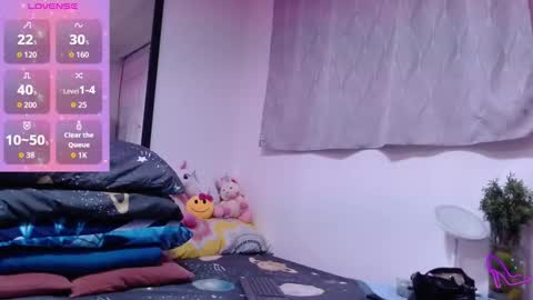 Snapshot of allysonstonne chatting on 11-23-25, 02:00 Allysonstonnes online show from 11-23-25, 02:00