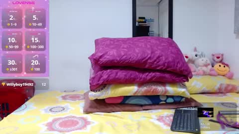 Snapshot of allysonstonne chatting on 11-24-25, 10:42 Allysonstonnes online show from 11-24-25, 10:42