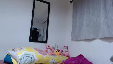 Snapshot of allysonstonne chatting on 11-25-25, 10:32 Allysonstonnes online show from 11-25-25, 10:32