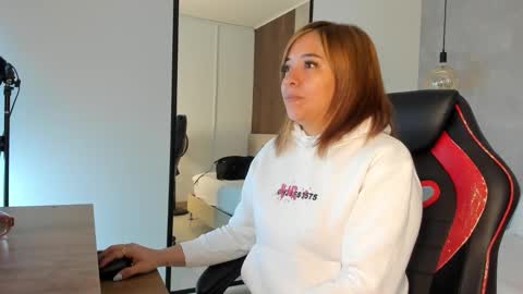 ALMA FENIX  online show from 11-25-25, 12:27