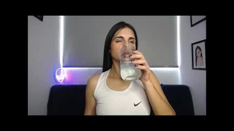 Snapshot of alma_sweet chatting on 12-13-25, 08:36 Arhantxa online show from 12-13-25, 08:36