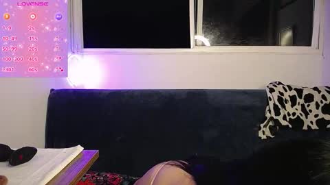 Snapshot of alma_sweet chatting on 12-20-25, 12:51 Arhantxa online show from 12-20-25, 12:51