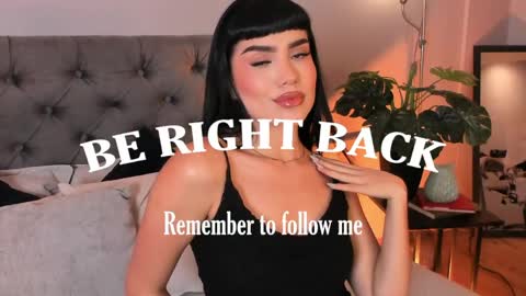 Mia online show from 04-23-26, 01:13