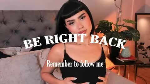 Mia online show from 04-27-26, 01:09