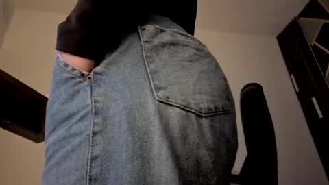 ALMMA online show from 11-28-25, 01:47