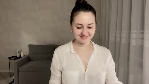 Snapshot of almostinnocent_ chatting on 11-15-25, 01:36 Anna online show from 11-15-25, 01:36