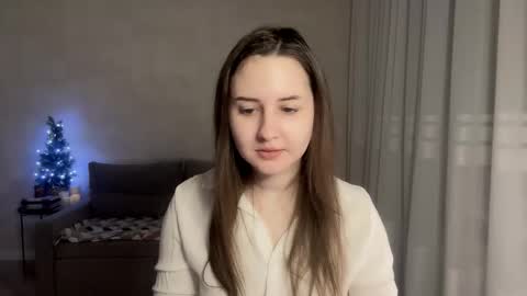 Snapshot of almostinnocent_ chatting on 12-14-25, 09:19 Anna online show from 12-14-25, 09:19