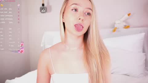 Lia online show from 04-05-26, 01:14