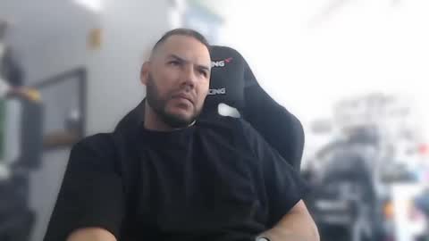 Snapshot of aloha_king chatting on 10-12-25, 09:58 simplyfaded online show from 10-12-25, 09:58