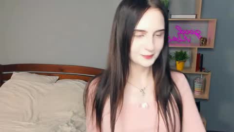 Snapshot of alonareinicke chatting on 05-03-26, 06:52 Alona online show from 05-03-26, 06:52