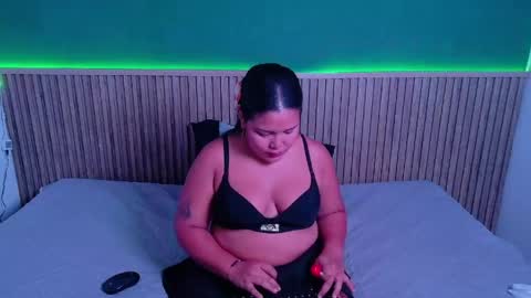 alondra_x0x0 online show from 05-09-26, 01:16