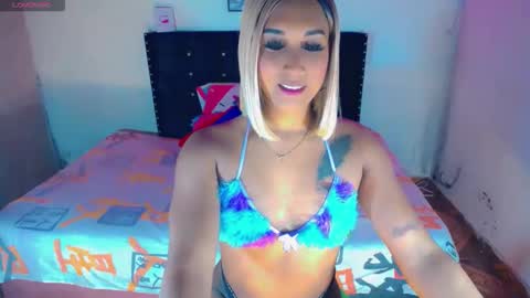 alondragill_ online show from 04-25-26, 01:19