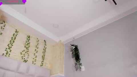 ALONDRA CUTE online show from 06-19-26, 07:01