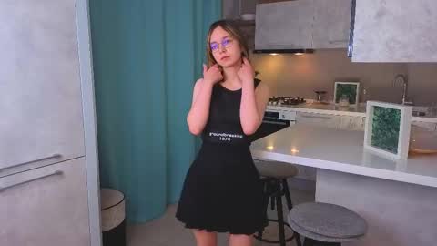 Snapshot of alorianna chatting on 12-05-25, 04:03 Alorena online show from 12-05-25, 04:03