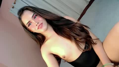 Snapshot of alove_too_last chatting on 01-29-25, 03:26 LEXY online show from 01-29-25, 03:26