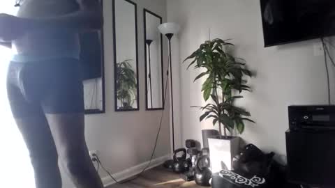 Snapshot of aloysiuz chatting on 06-17-26, 12:29 Aloysius online show from 06-17-26, 12:29