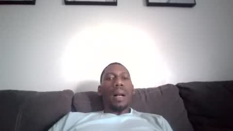 Snapshot of aloysiuz chatting on 06-25-26, 06:45 Aloysius online show from 06-25-26, 06:45
