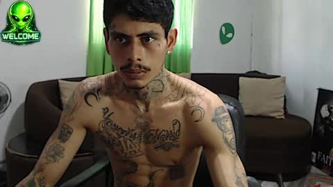 Snapshot of alpha_zom chatting on 05-19-26, 02:01 Alpha Zom online show from 05-19-26, 02:01