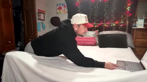 alphadomcole online show from 12-17-25, 05:35