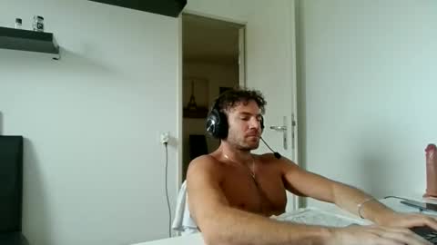 Snapshot of alphah_hunk chatting on 05-04-26, 11:06 alphah_hunk online show from 05-04-26, 11:06